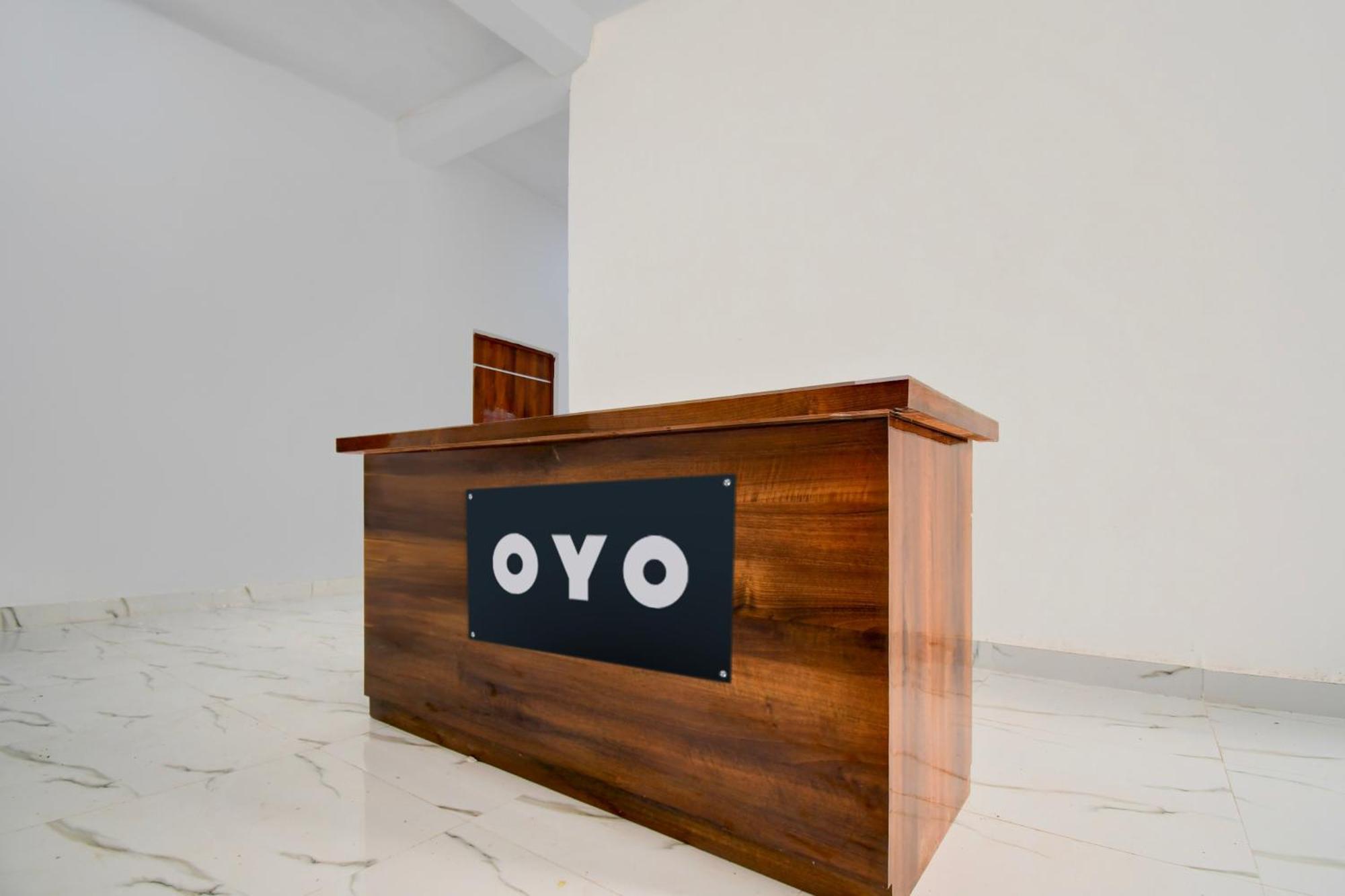 Hotel O Cs Clark Lucknow